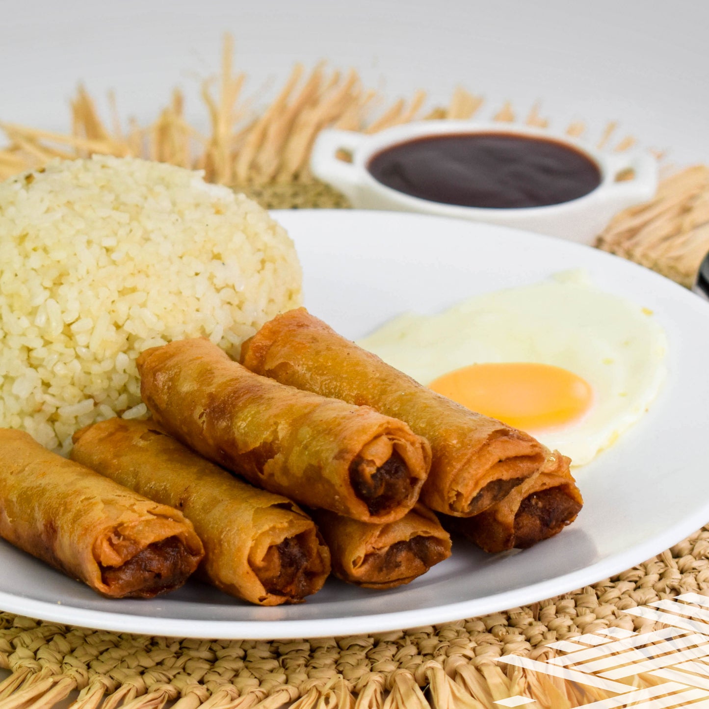 Lumpia Shanghai (6pcs) w/ Chowfan